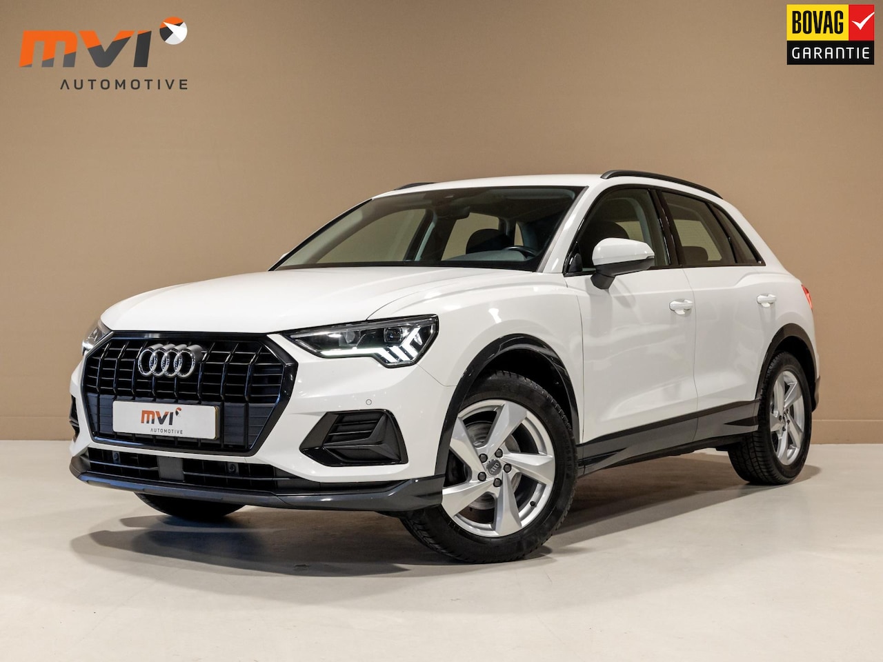 Audi Q3 - 35 TFSI Pro Line business / 150pk / Trekhaak / Achteruitrij camera / Apple CarPlay / - AutoWereld.nl