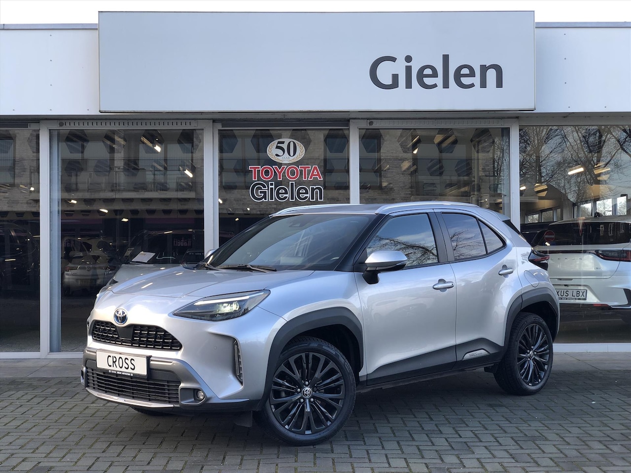 Toyota Yaris Cross - 1.5 Full Hybrid AWD Adventure | Head up display, Dodehoekherkenning, Parkeersensoren, Stoe - AutoWereld.nl