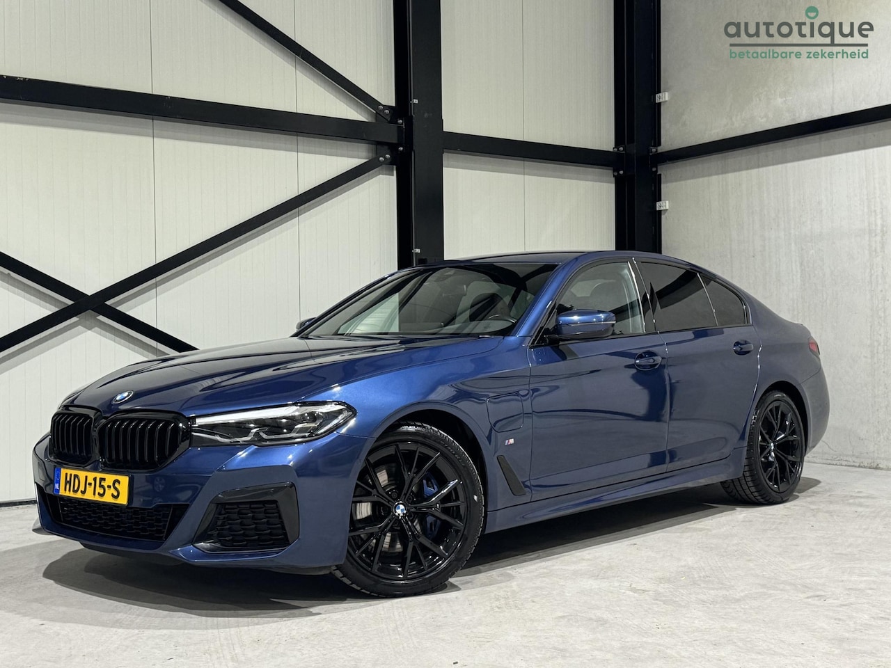 BMW 5-serie - 530e M-Sport Aut. | Facelift | Shadow Line | Leder | Sfeerverlichting | Live Cockpit | - AutoWereld.nl