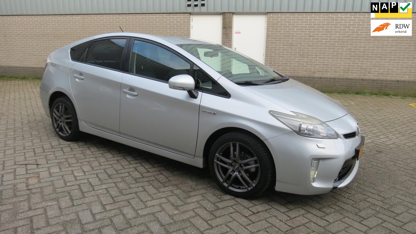 Toyota Prius - 1.8  Dynamic Business 1.8 Dynamic Business - AutoWereld.nl