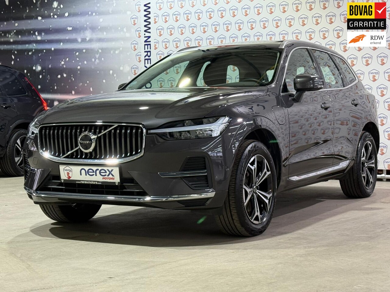 Volvo XC60 - 2.0 T6 Plug-in hybrid AWD Inscription | Facelift | Pano | H&K | Trekhaak - AutoWereld.nl