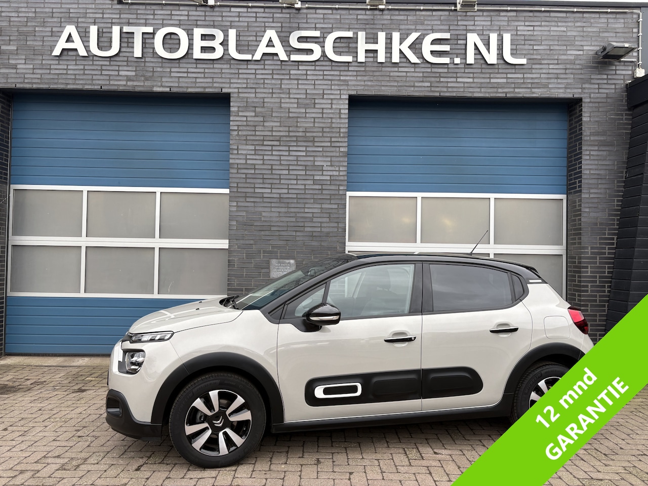 Citroën C3 - 1.2 PureTech Shine 1.2 PureTech Shine, cruise/climate/camera, navi via app - AutoWereld.nl