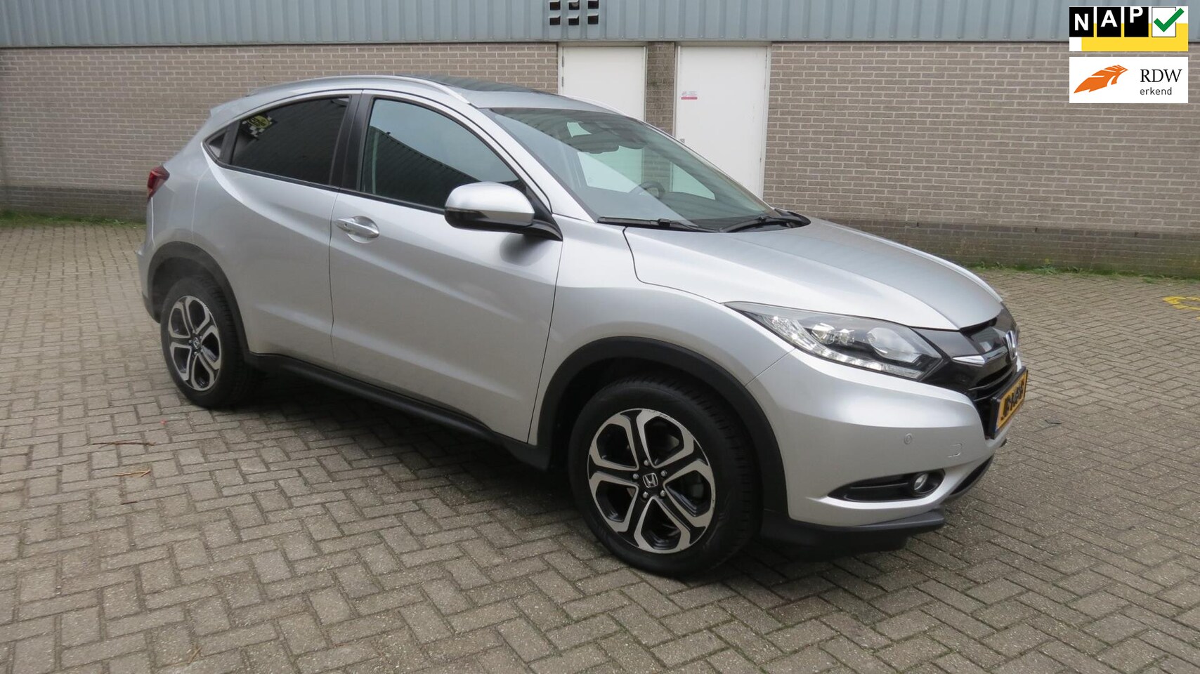 Honda HR-V - 1.5 i-VTEC Executive 1.5 i-VTEC Executive - AutoWereld.nl