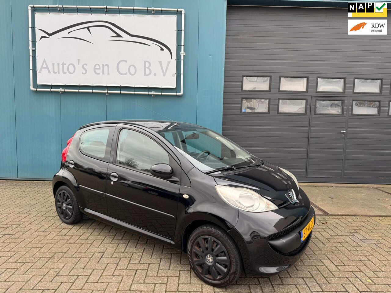 Peugeot 107 - 1.0-12V XS 5-Deurs Automaat Airco Stuurbekr Incl nw Apk 02-2026 - AutoWereld.nl