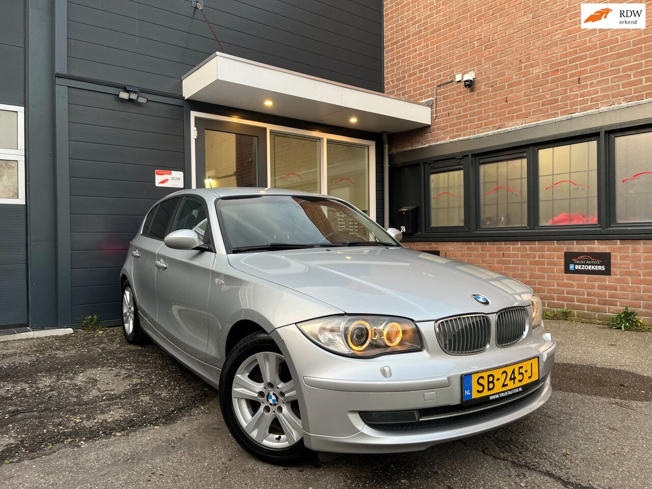 BMW 1-serie - 116i Executive|PDC|XENON|CLIMA|CRUISE|STOEL.VWARMING - AutoWereld.nl