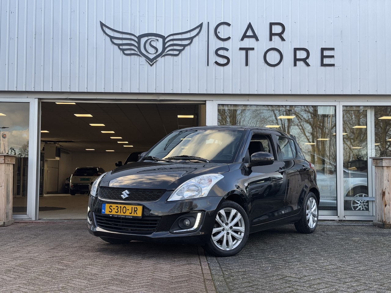 Suzuki Swift - 1.2 Business Edition EASSS |CARPLAY|LED|CRUISE|LM VELGEN 16" - AutoWereld.nl