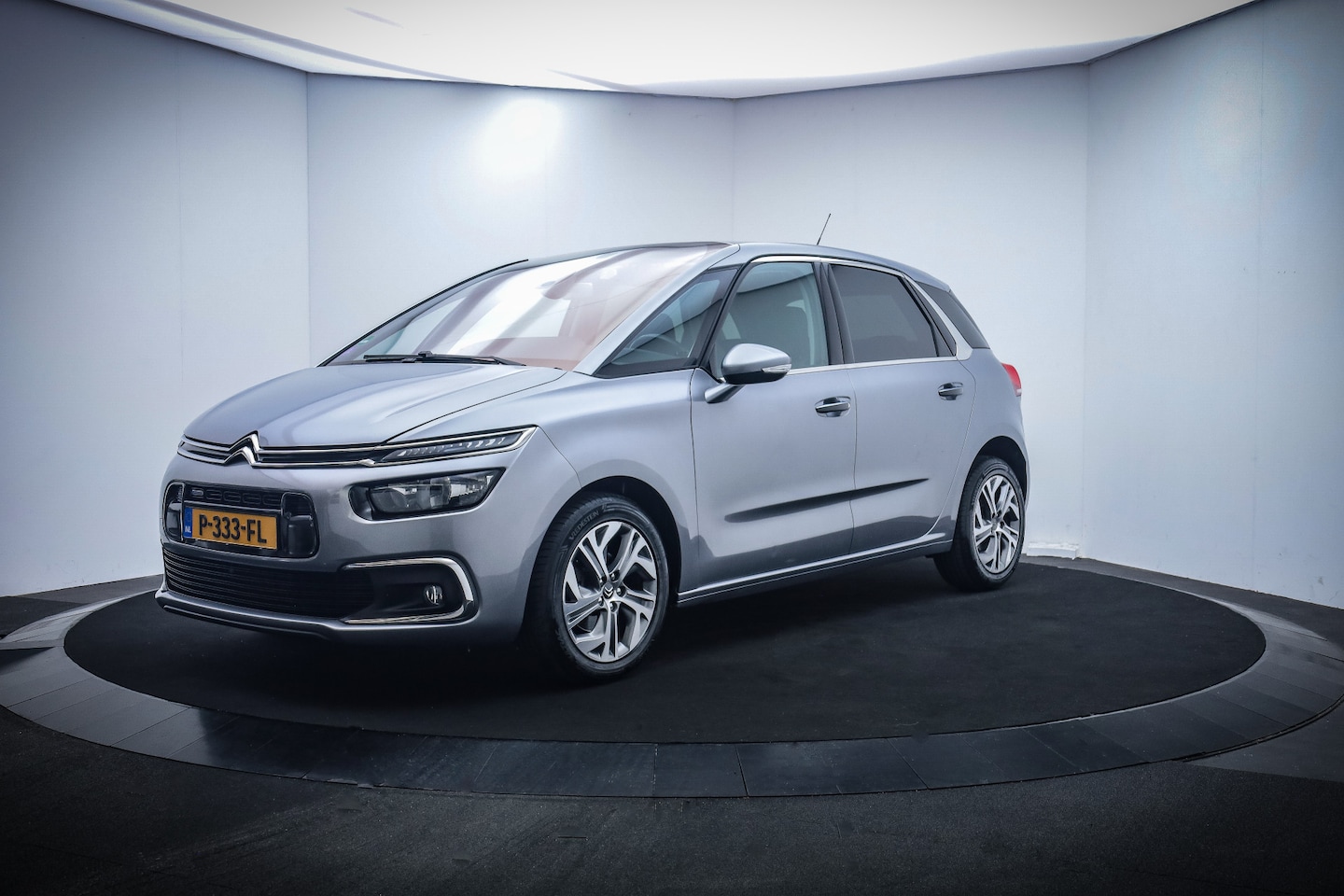 Citroën C4 Picasso - 1.2T SHINE CAMERA/NAVI/CARPLAY/STOELMASSAGE/TREKHAAK/CLIMA/CRUISE/PDC/LMV - AutoWereld.nl