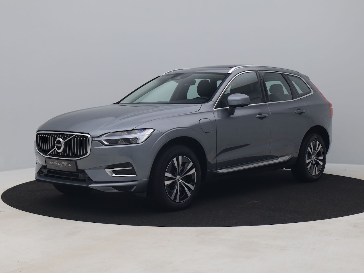 Volvo XC60 - 2.0 Recharge T6 AWD Business Pro | PANO | CAMERA | KEYLESS - AutoWereld.nl