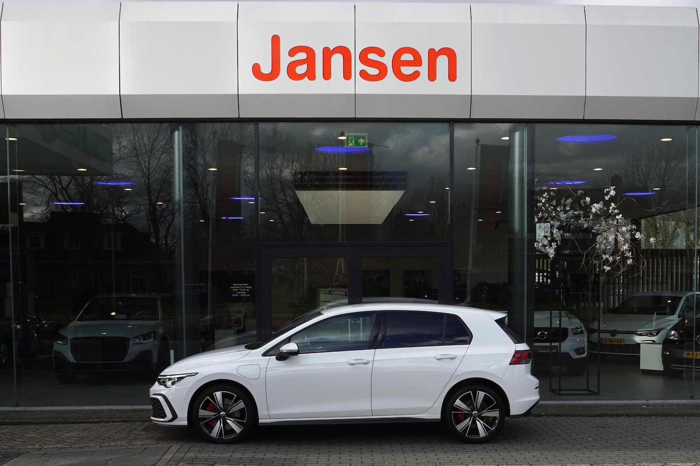 Volkswagen Golf - 1.4 eHybrid GTE | CarPlay | LED | Camera | ACC | Trekhaak | 18" - AutoWereld.nl