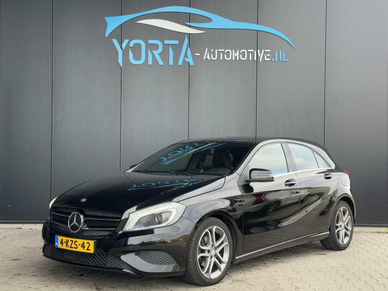 Mercedes-Benz A-klasse - 180 Edition NL AUTO XENON*NAVI*PDC*CRUISE - AutoWereld.nl