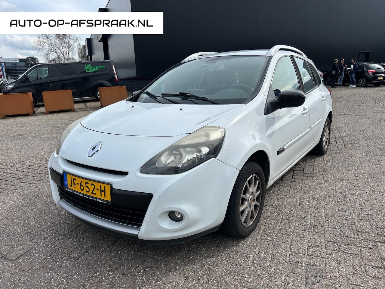 Renault Clio Estate - 1.2-16V Collection Navigatie Cruise Clima - AutoWereld.nl