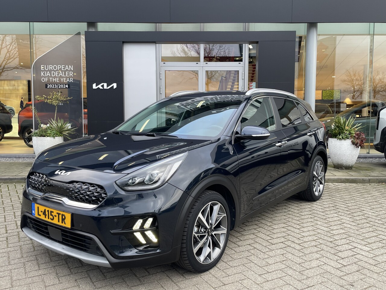 Kia Niro - 1.6 GDi Hybrid DynamicPlusLine 1ste eigenaar | Leder | 18 inch | Trekhaak Info Daan 0492-5 - AutoWereld.nl