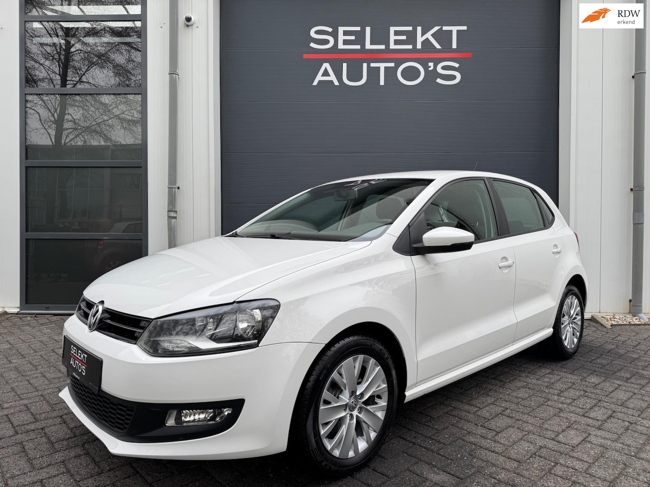 Volkswagen Polo - 1.4-16V Comfortline Airco/Navigatie/Elektrische Ramen/Elektrische Spiegels/15 Inch/5-Deurs - AutoWereld.nl