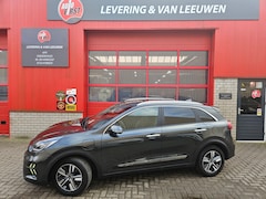 Kia Niro - 1.6 GDi PHEV DynamicPlusLine Stoel en stuur verwarming/ Parkeersensoren voor + achter/ Rij