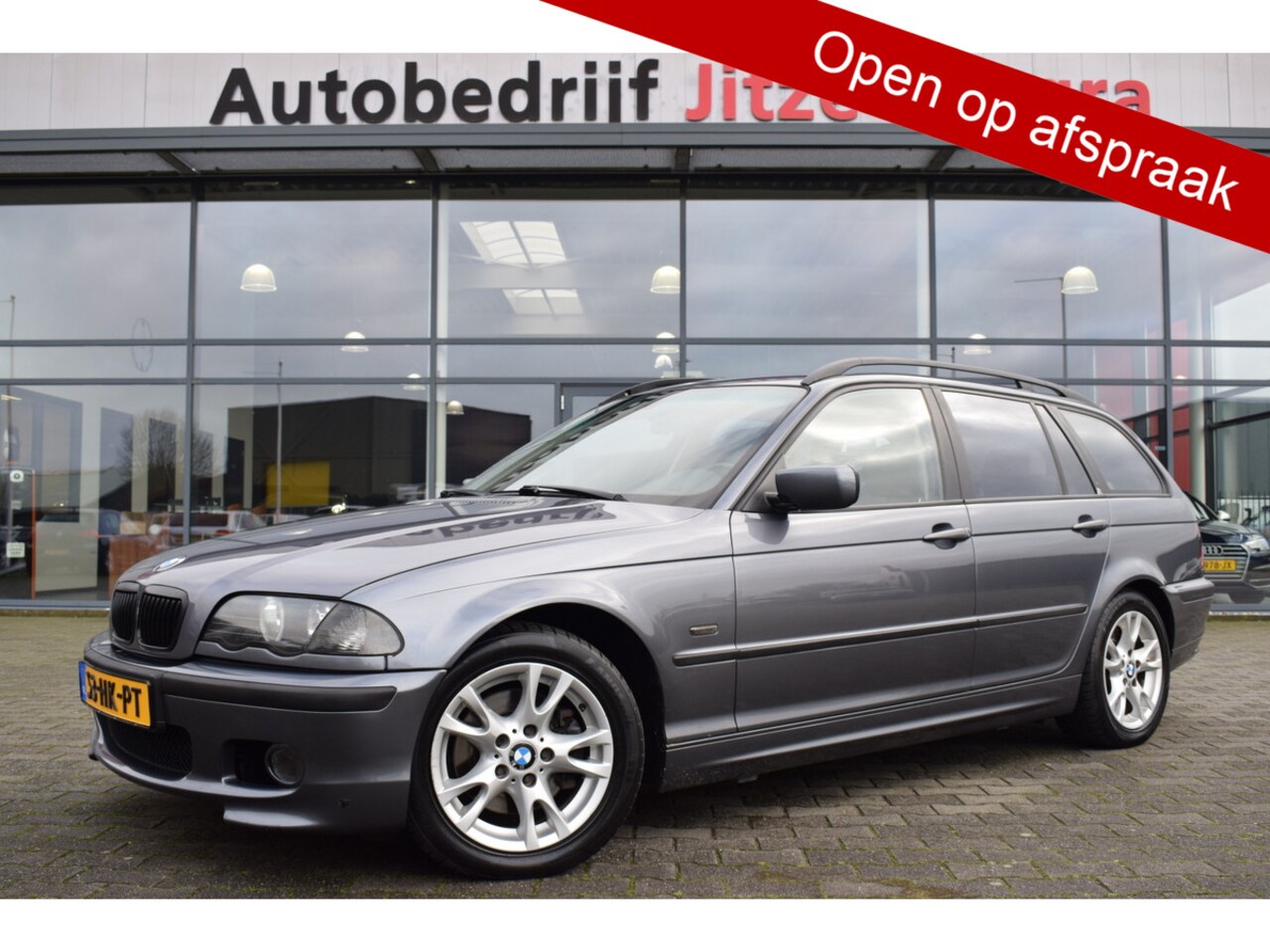 BMW 3-serie Touring - 320i Automaat Executive Beige Leder | Carplay | Elek. Stoelen | Trekhaak | Volledig Onderh - AutoWereld.nl