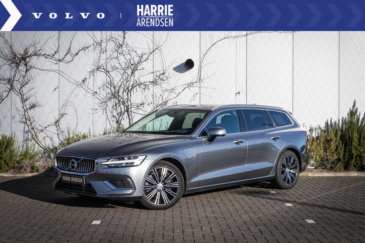 Volvo V60 - Recharge T6 AWD Inscription | Adaptieve Cruise Control | Trekhaak | Stoel + Stuurverwarmin - AutoWereld.nl