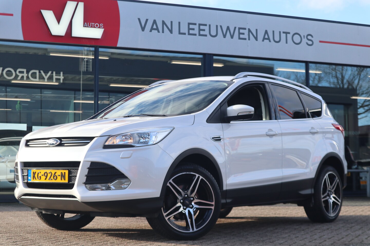 Ford Kuga - 1.5 Trend | Navi | Stoelverwarming | Trekhaak - AutoWereld.nl