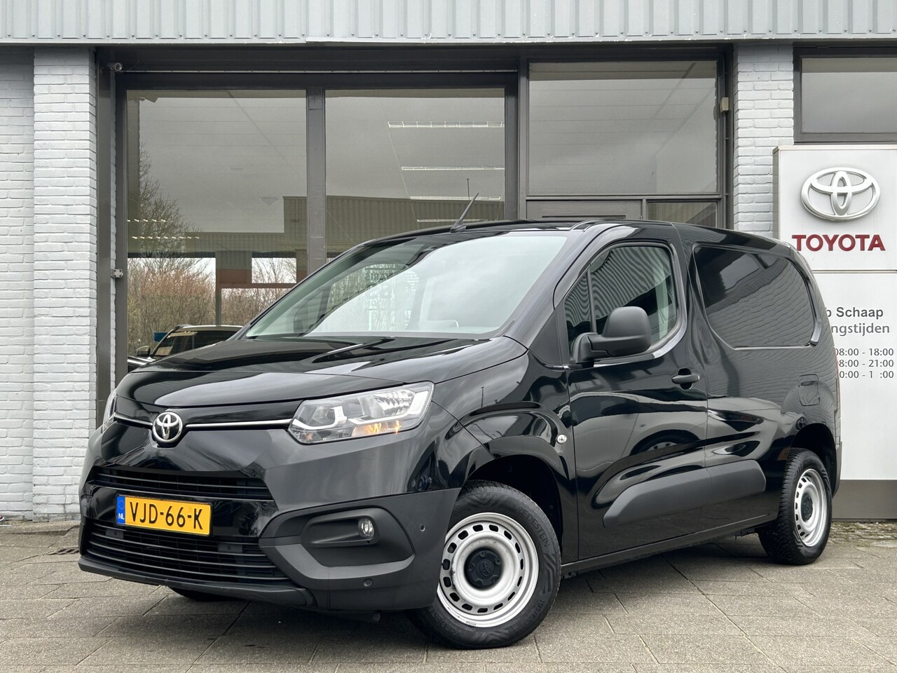 Toyota ProAce City - 1.5 D-4D Professional 102pk | Navigatie | BSM | Camera achter | PDC vóór- & achter | Cruis - AutoWereld.nl