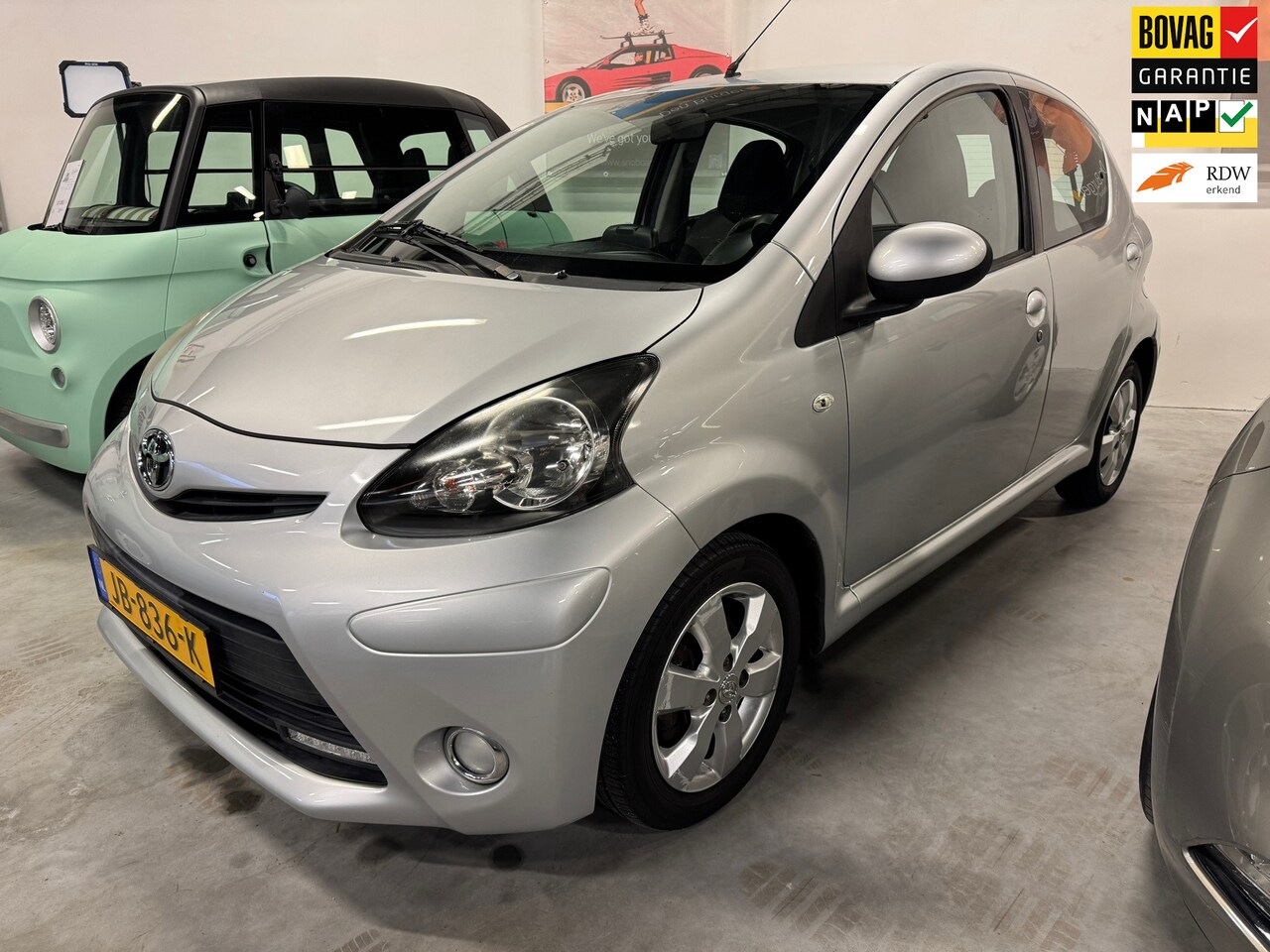 Toyota Aygo - 1.0 VVT-i Dynamic Blue | Dealer onderhouden | apple carplay, android auto - AutoWereld.nl