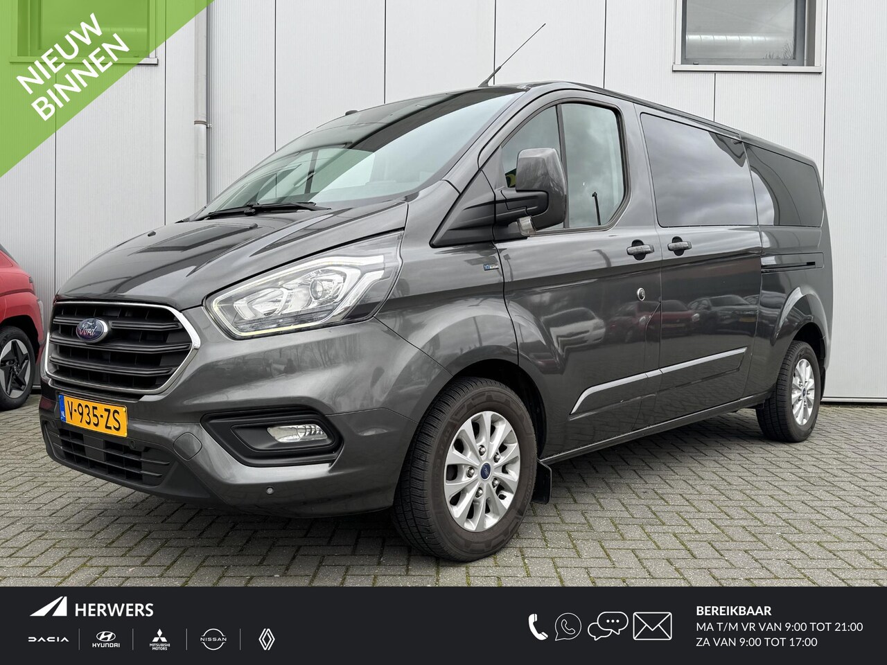 Ford Transit Custom - 300 2.0 TDCI L2H1 Limited DC All-Season banden/ Voorruitverwarming/ Stoelverwarming/ Apple - AutoWereld.nl