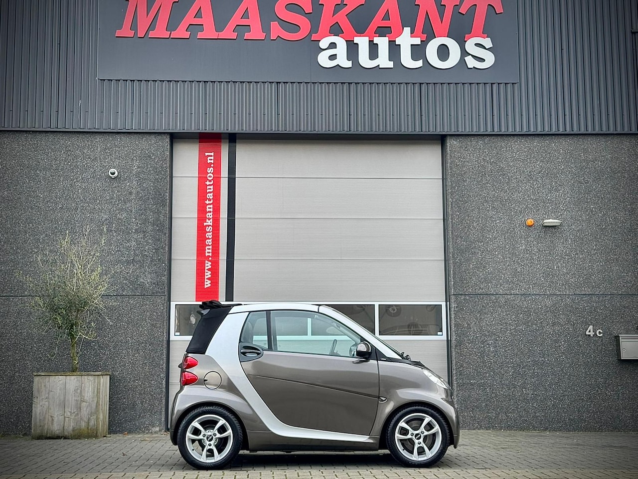 Smart Fortwo cabrio - mhd / Passion / NL auto / Flippers / Android audio / Many extras / UNIQUE EXAMPLE! - AutoWereld.nl