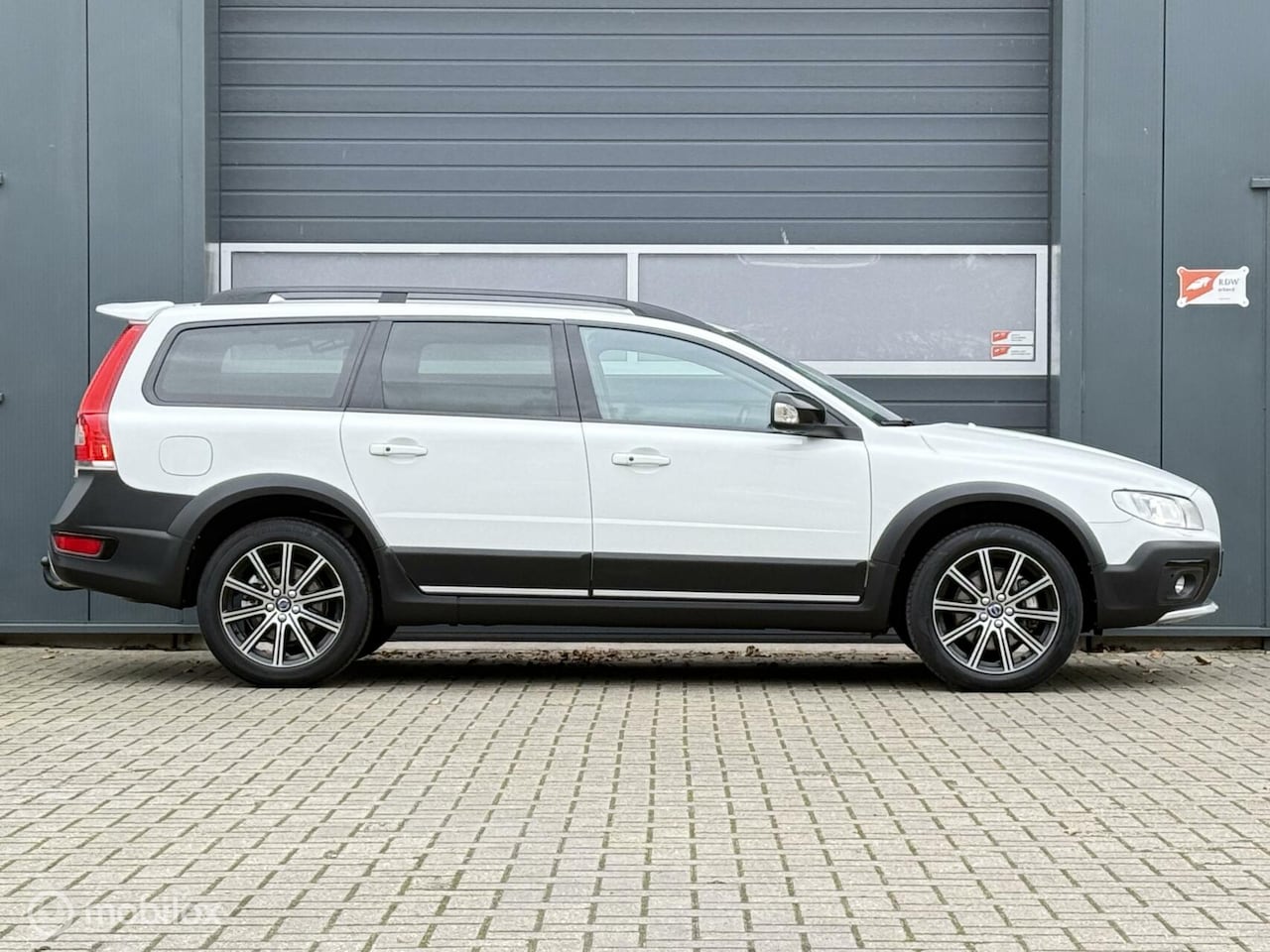 Volvo XC70 - 2.0 D4 FWD Geartronic-8 Polar+ Sensus Navi/Adap.CC/Xenon/Harman-Kardon/Driver Support - AutoWereld.nl