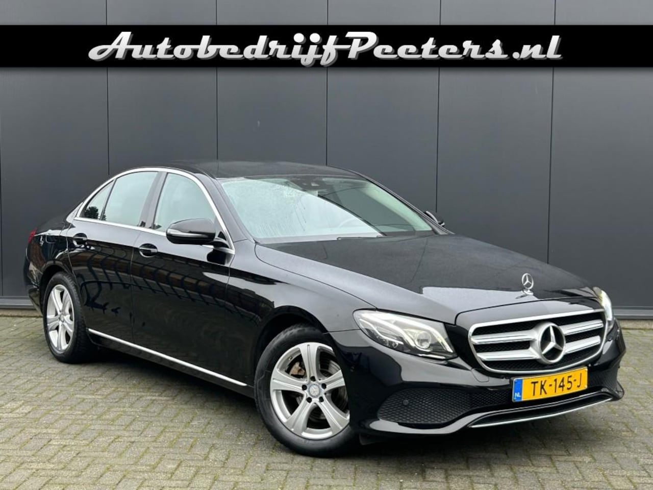 Mercedes-Benz E-klasse - E220d Aut9 Avantgarde Leder Navi LED Sfeerlicht Camera Trekhaak - AutoWereld.nl