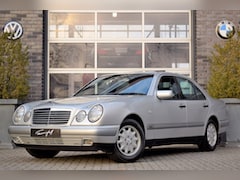 Mercedes-Benz E-klasse - E200 AUT. ELEGANCE ORG. NL. IN ZEER NETTE STAAT