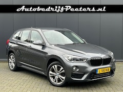 BMW X1 - sDrive18i Sport Line Aut. sportstoelen LED Carplay Trekhaak