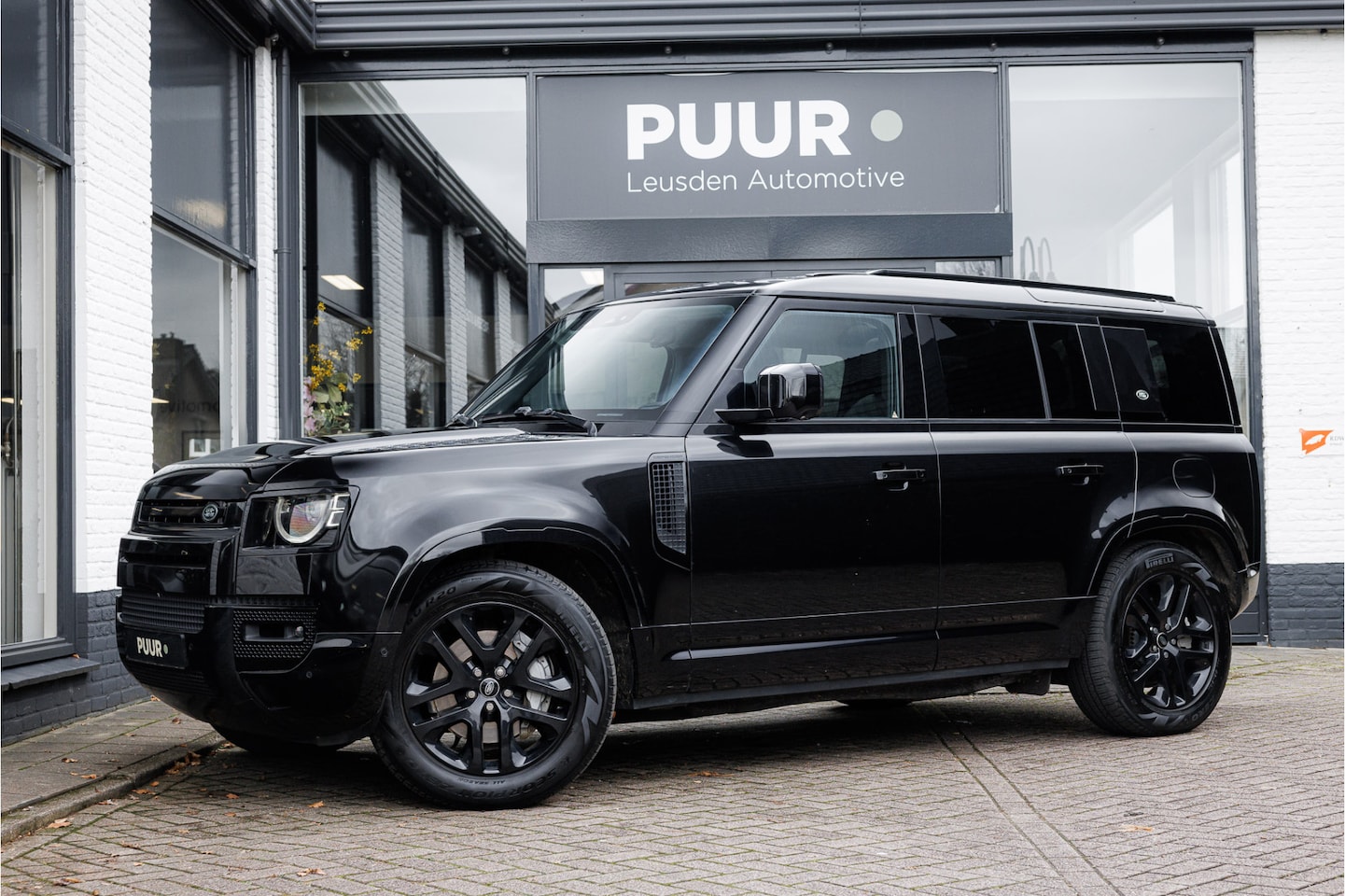 Land Rover Defender 110 - P400e 110 XS Edition Pano - GROOT SCHERM - Orig. NL - AutoWereld.nl