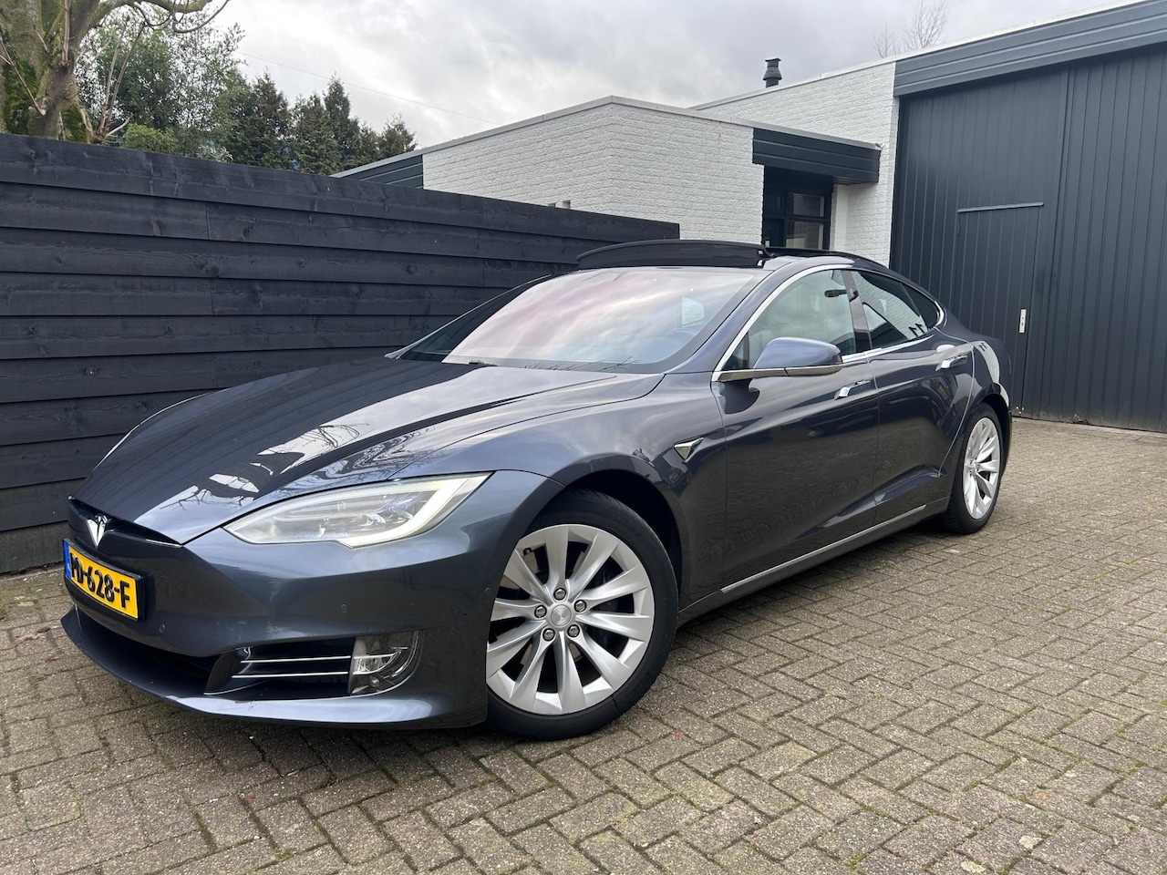 Tesla Model S - 75D Base 75D Base, Enhanced Autopilot, Pano, Carbon, Leder, CCS, 1e Eigenaar - AutoWereld.nl