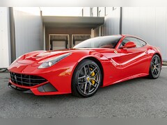 Ferrari F12 - Berlinetta V12 - Rosso Scuderia - Lift - Camera - Passenger Display