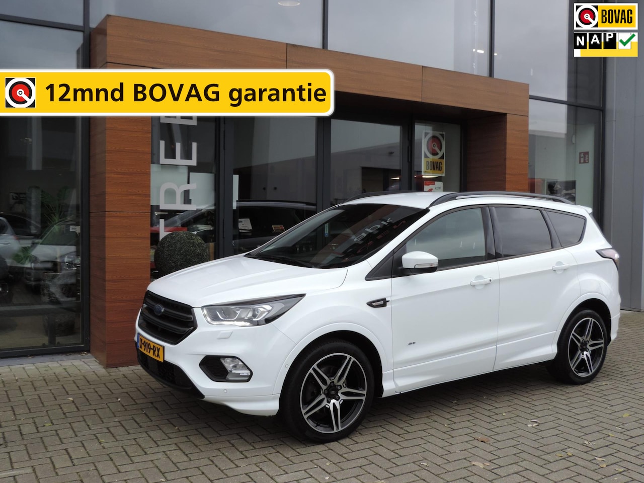 Ford Kuga - 1.5-T 184PK ST Line AWD AUTOMAAT | Winterpack | 19'' | Camera | Priv.glas | Halfleer | Cru - AutoWereld.nl