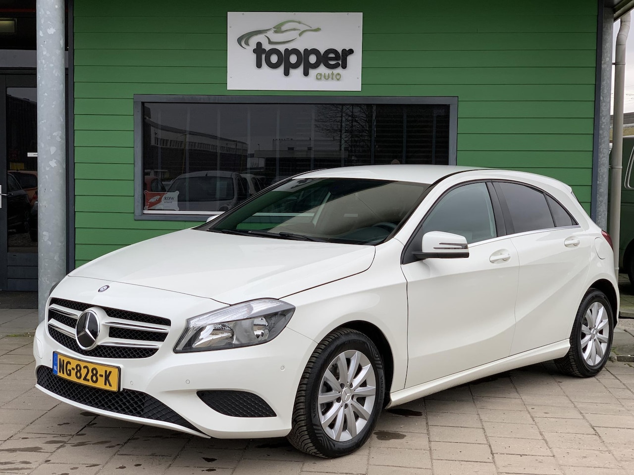 Mercedes-Benz A-klasse - 180 Ambition | 1e Eigenaar | Airco | Met Nieuwe APK | - AutoWereld.nl