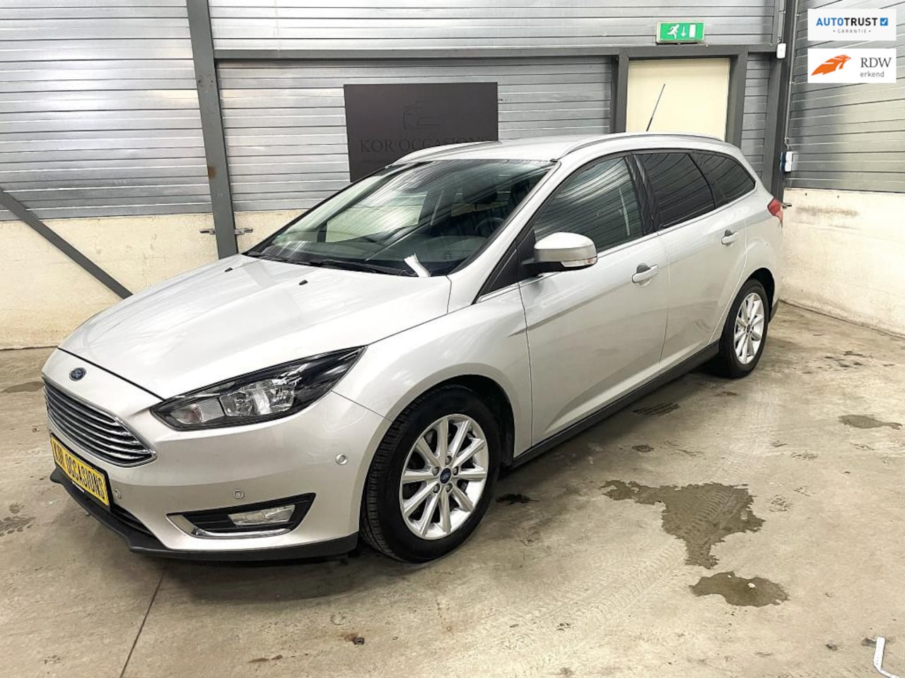 Ford Focus Wagon - 1.5 Titanium 1ste eigenaar dealer onderhouden - AutoWereld.nl