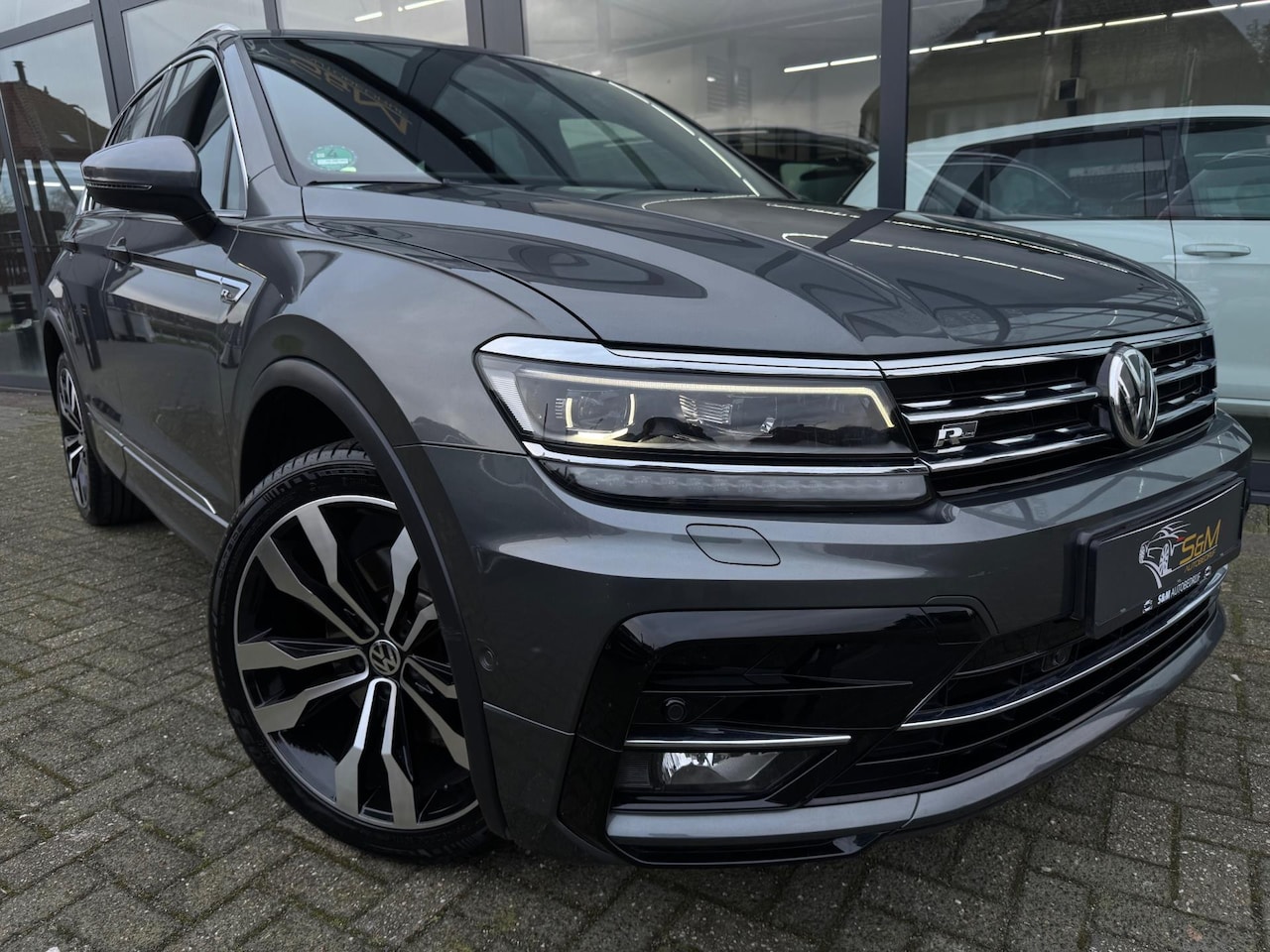 Volkswagen Tiguan - 2.0 TSI 4Motion Highline 2X R-Line - AutoWereld.nl