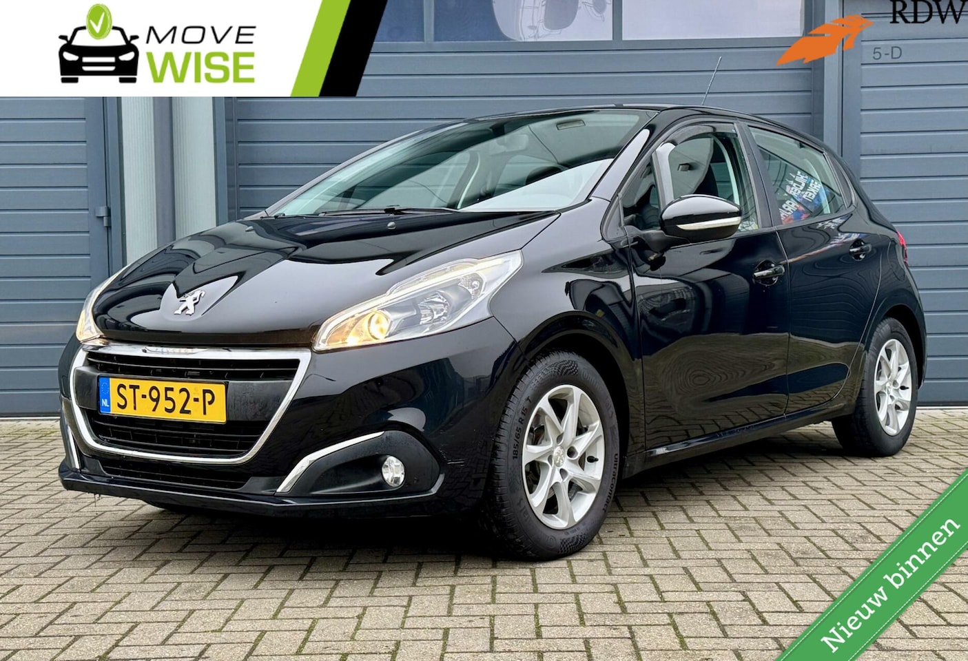 Peugeot 208 - 1.2 PureTech Blue Lion | Lage KM NAP ! | 5 Deurs | Cruise | Airco | Carplay | Zeer Net | D - AutoWereld.nl