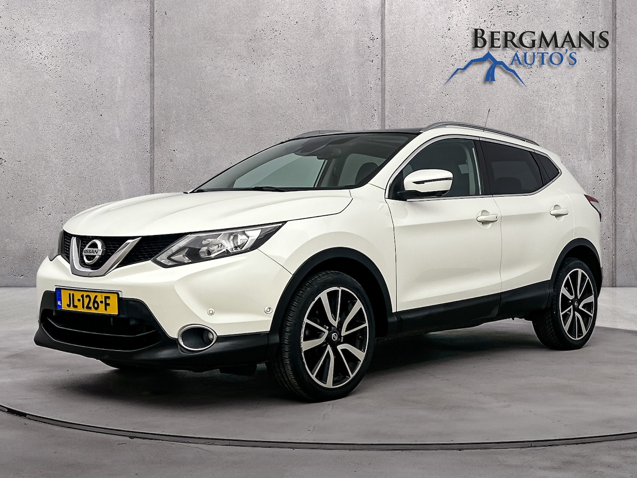 Nissan Qashqai - 1.2 Tekna // TREKHAAK // LEDER // PANODAK // - AutoWereld.nl