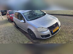 Volkswagen Golf - 1.6 FSI Sportline