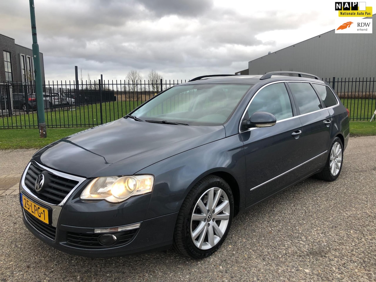 Volkswagen Passat Variant - 1.4 TSI Comfortline BlueMotion Automaat Station Bj 2010 - AutoWereld.nl