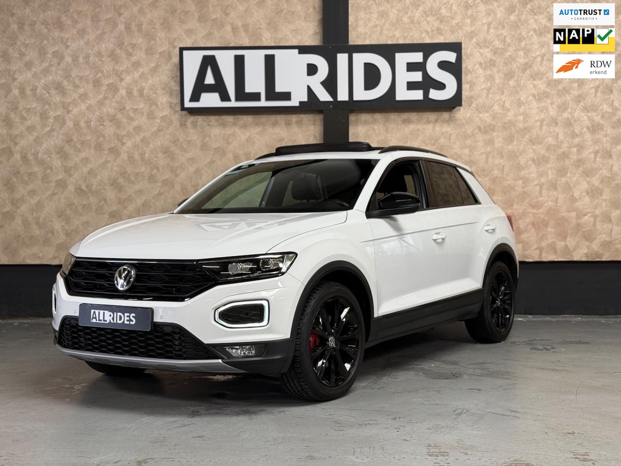 Volkswagen T-Roc - 2.0 TSI 4Motion Sport Business R | Pano | Keyless | Beats sound | Camera | CarPlay - AutoWereld.nl