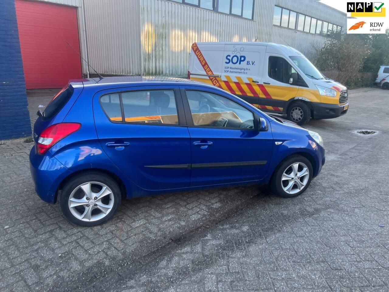 Hyundai i20 - 1.2i DynamicVersion 1.2i DynamicVersion - AutoWereld.nl