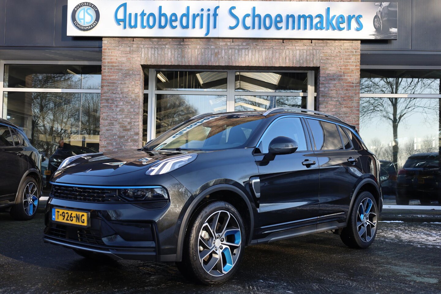 Lynk & Co 01 - 1.5 261PK! ZWARTE-HEMEL 6.6Kwh ROLHOES 360-CAMERA PANO/SCHUIF INFINITY DAB NAVI CARPLAY CA - AutoWereld.nl