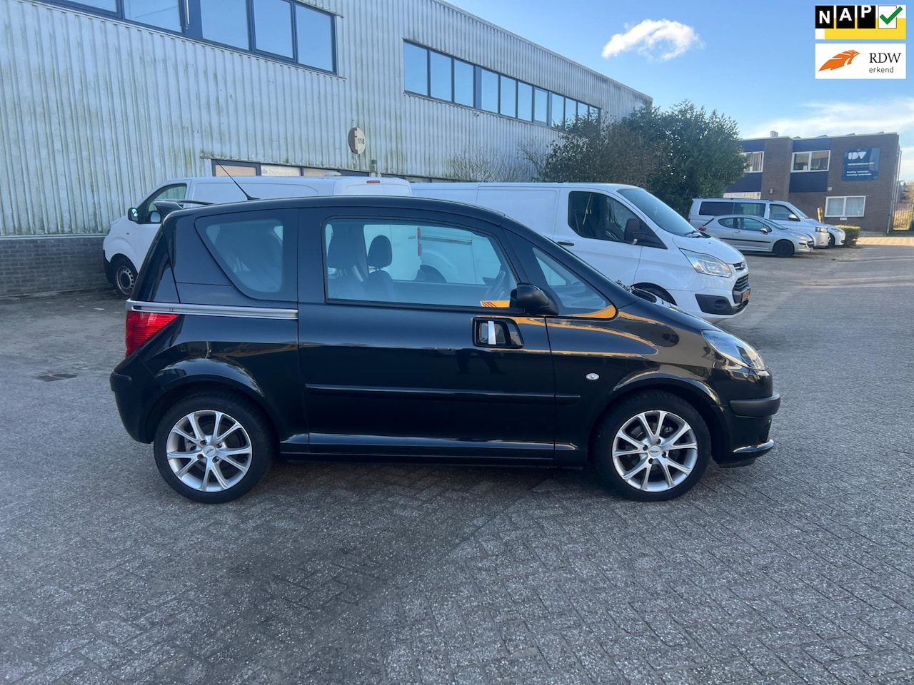 Peugeot 1007 - 1.6-16V Sporty (( 49000 km N.A.P ))) automaat - AutoWereld.nl