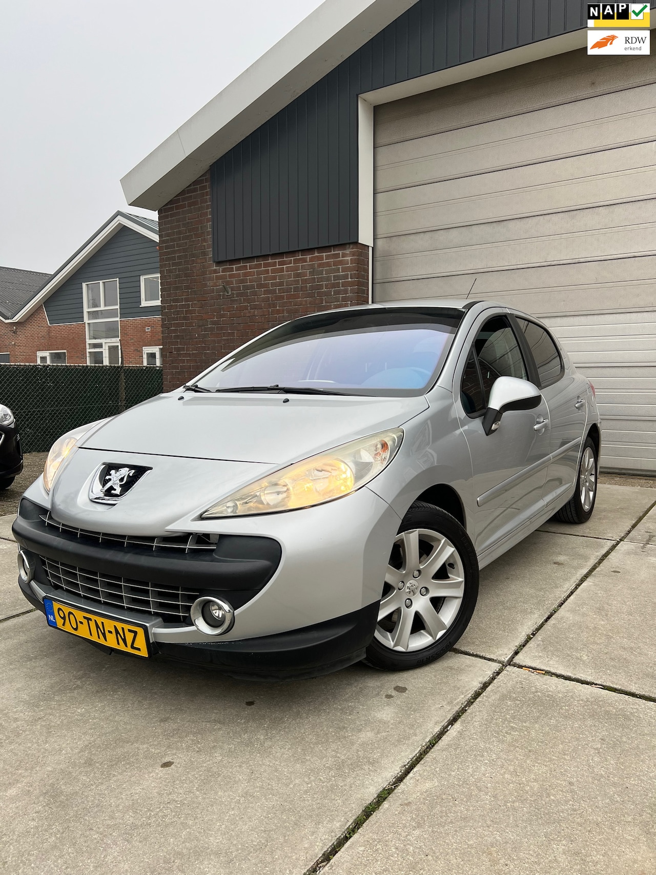 Peugeot 207 - 1.6-16V XS Pack LAGE KM STAND! - AutoWereld.nl