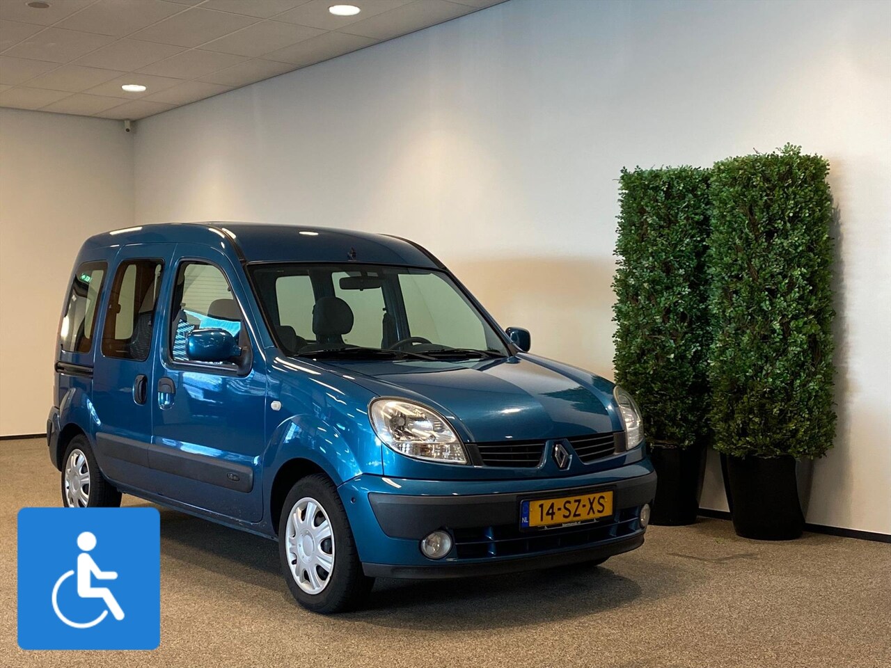 Renault Kangoo - Rolstoelauto 3+1 (airco) - AutoWereld.nl