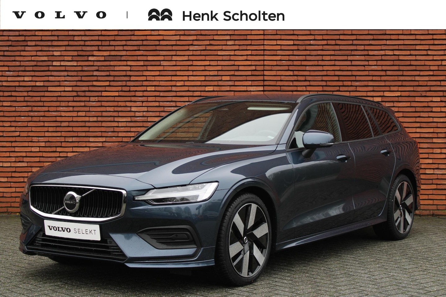 Volvo V60 - B3 AUT7 163PK Essential, Adaptieve Cruise Control Met Stuurhulp, Elektrisch Verstelbare Le - AutoWereld.nl