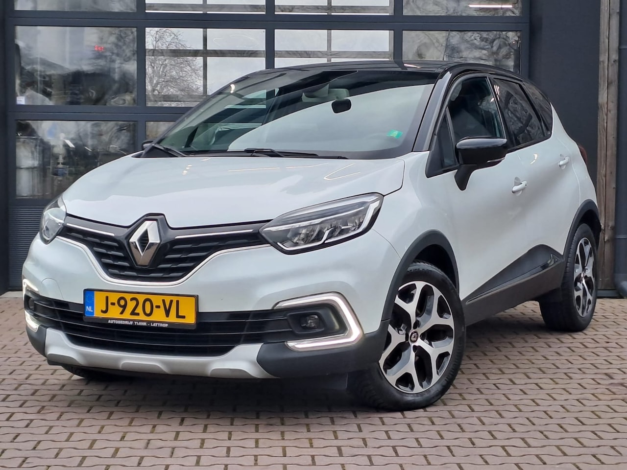 Renault Captur - 1.3 TCe Intens | Automaat | Trekhaak | All-seasons | Keyless | PDC | - AutoWereld.nl