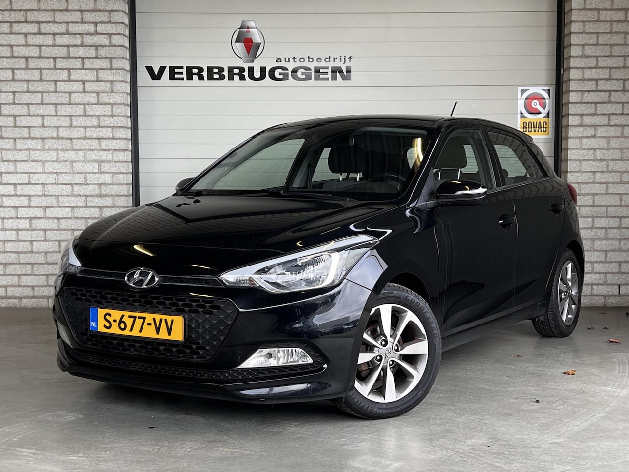 Hyundai i20 - 1.4 i-Vision | Carplay | 16" LMV | Stoel&Stuurverw. | Cruise | Airco | DAB | Bluetooth - AutoWereld.nl