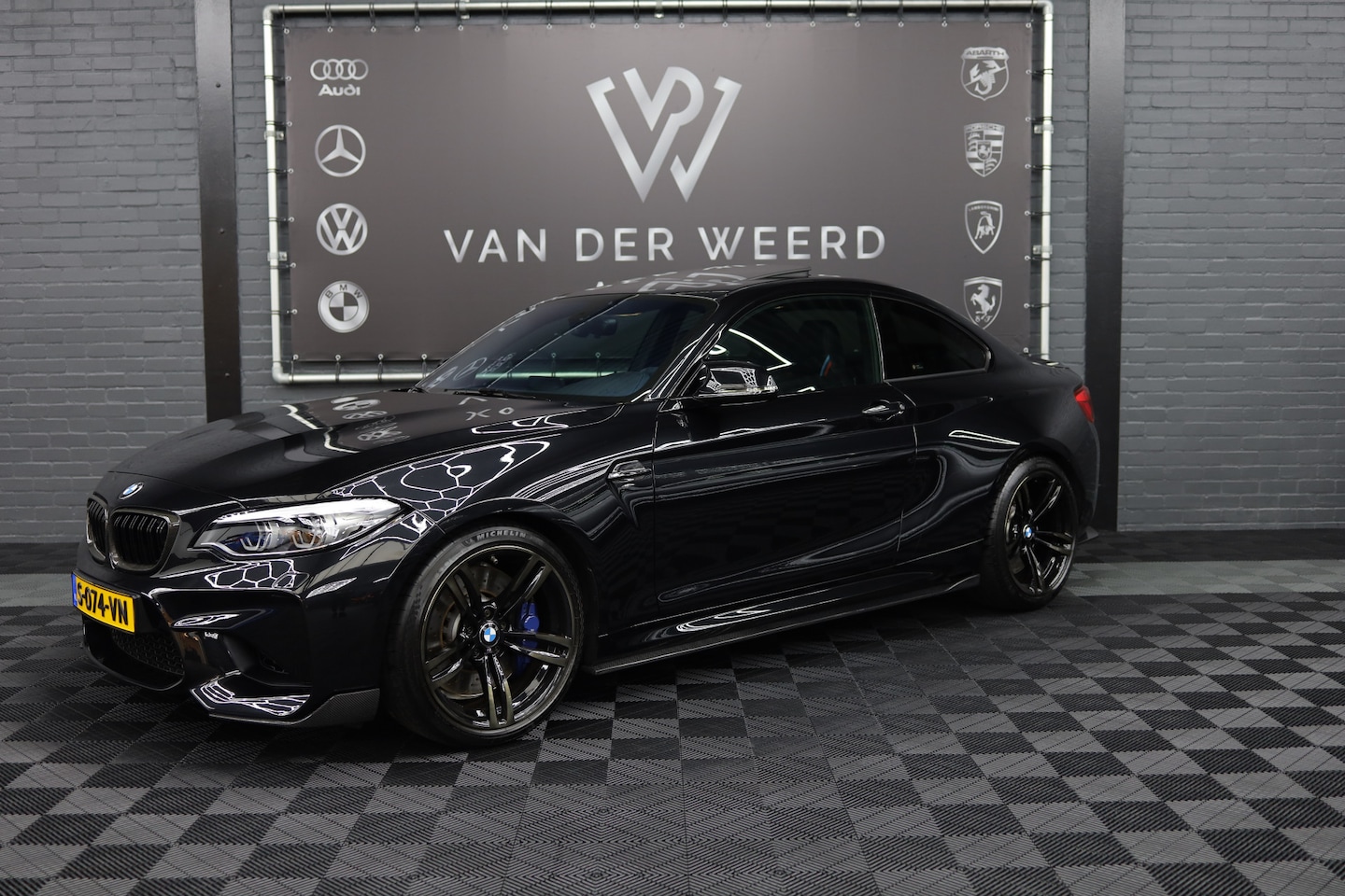 BMW 2-serie Coupé - M2 DCT | CS Stoelen | CS Stuur | Carbon parts | Target Blue eye en Laser Track Flare tegen - AutoWereld.nl